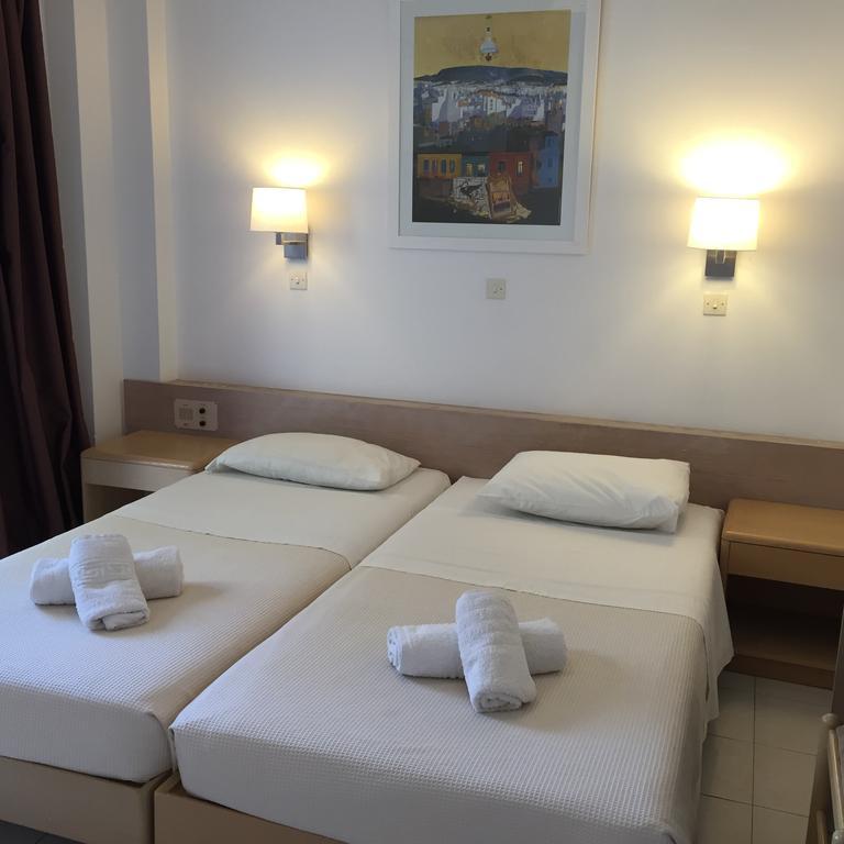 Aparthotel Blue Roses 2*