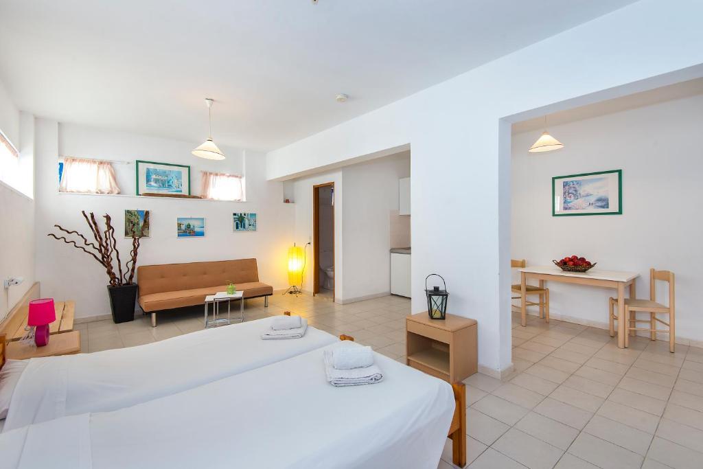 Aparthotel Blue Roses 2*