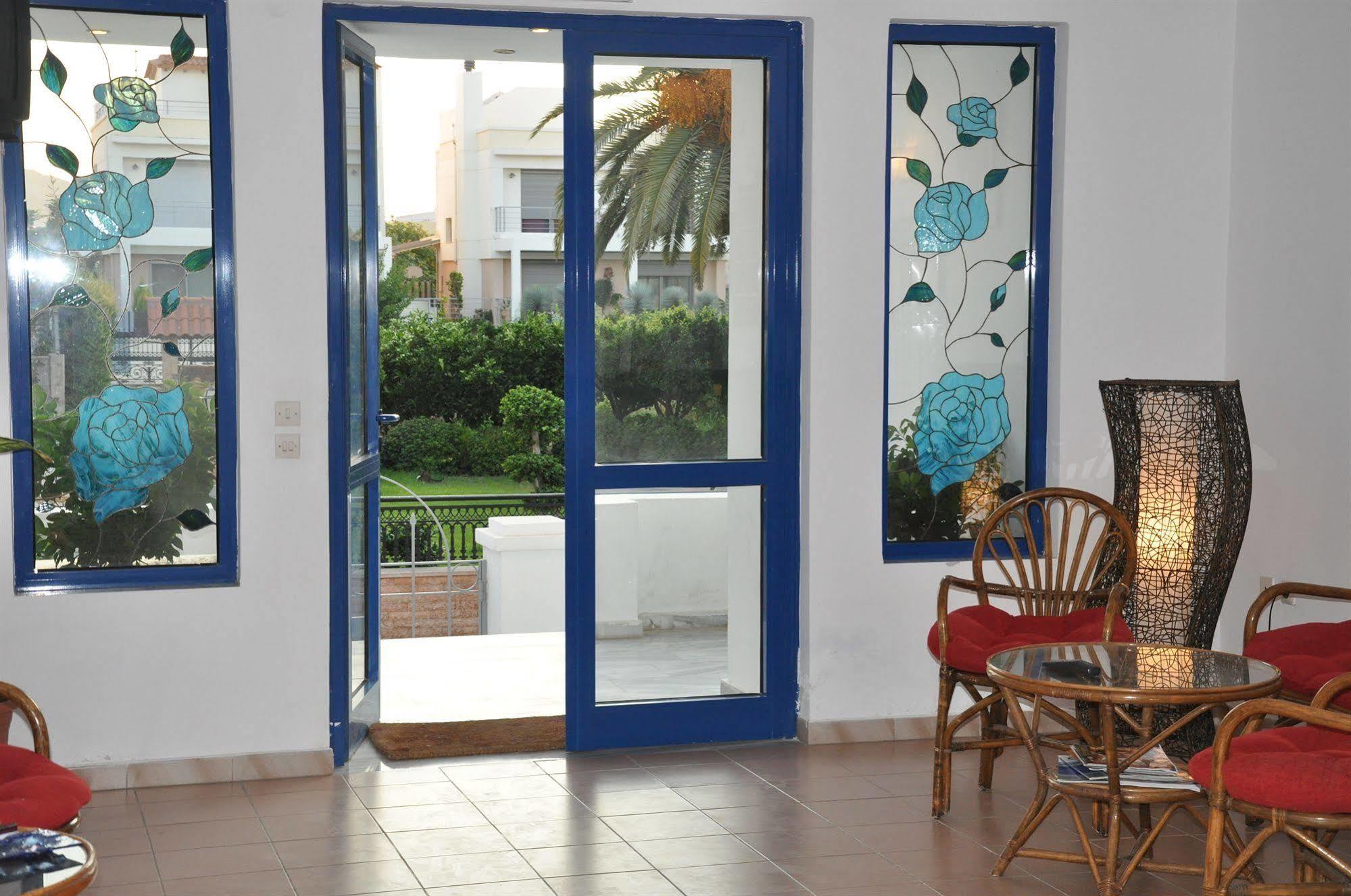 Blue Roses Aparthotel 2*