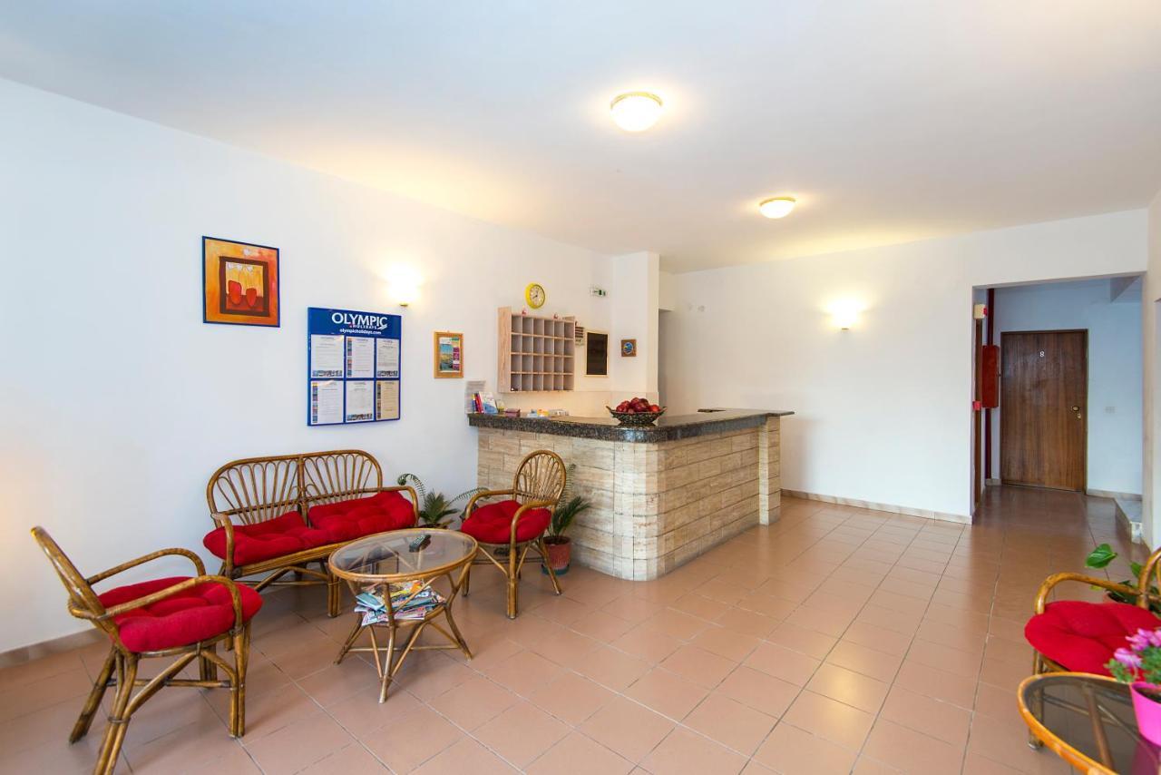 Aparthotel Blue Roses 2*