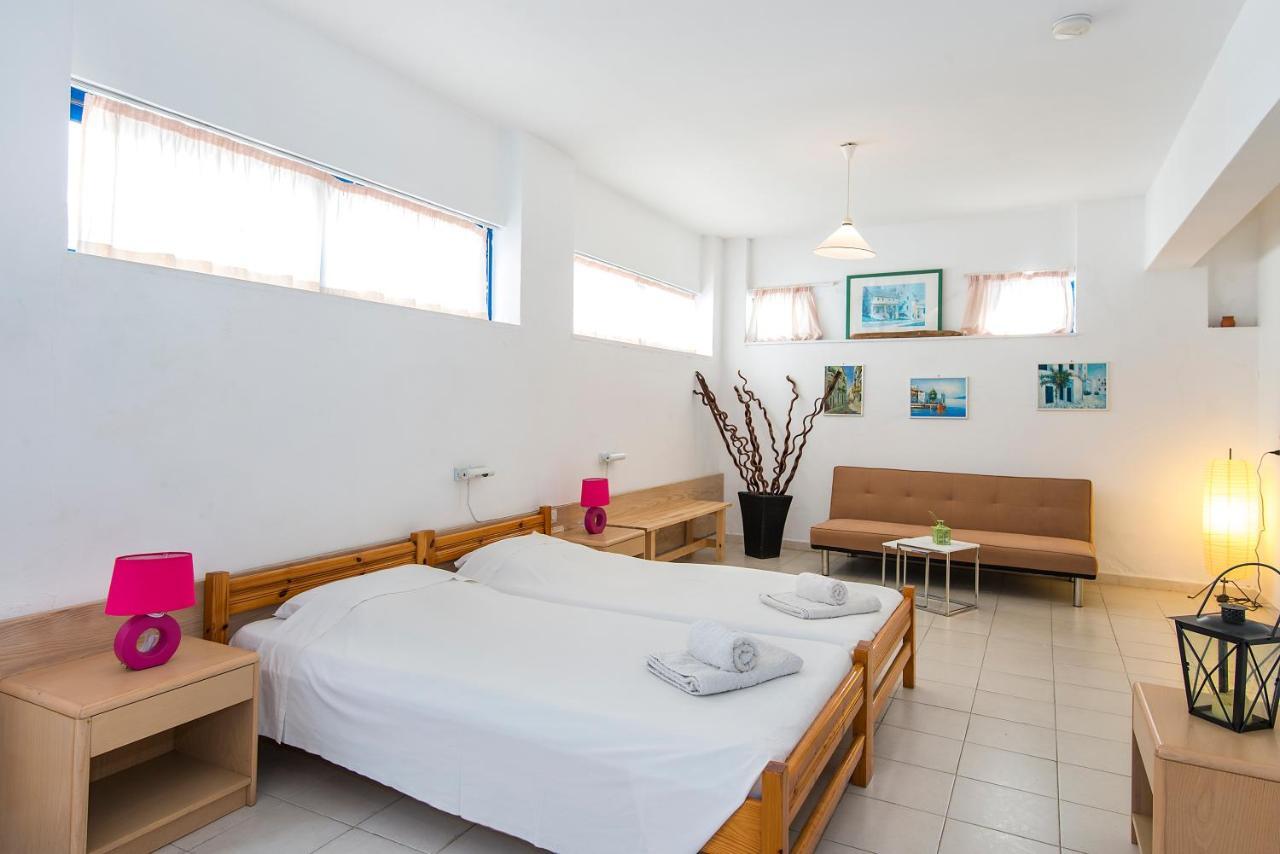 Aparthotel Blue Roses 2*